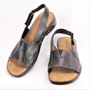 Naturalizer  Women Leather Sandals. Size 8W *